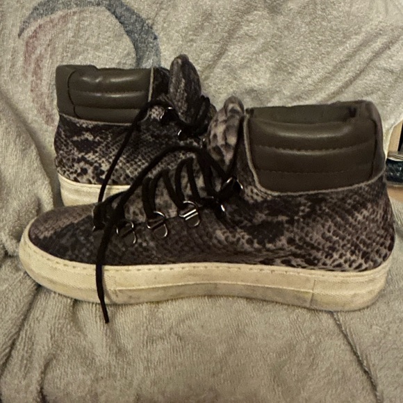 Madden Girl Sneaker Boot - Size 7 - Picture 2 of 10